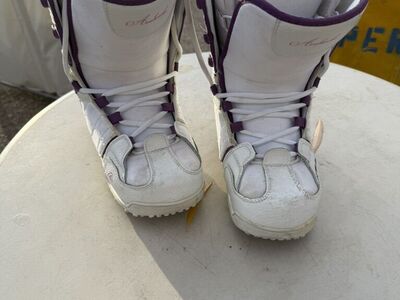 Avalanche Snowboard Boots