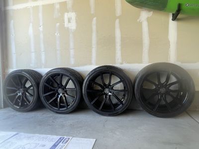 Lexani Premium Wheels and Tires 22s Range Rover