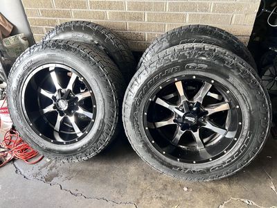 20x10 Moto Metal 8x6.5 Ram Duramx F250 On 35s