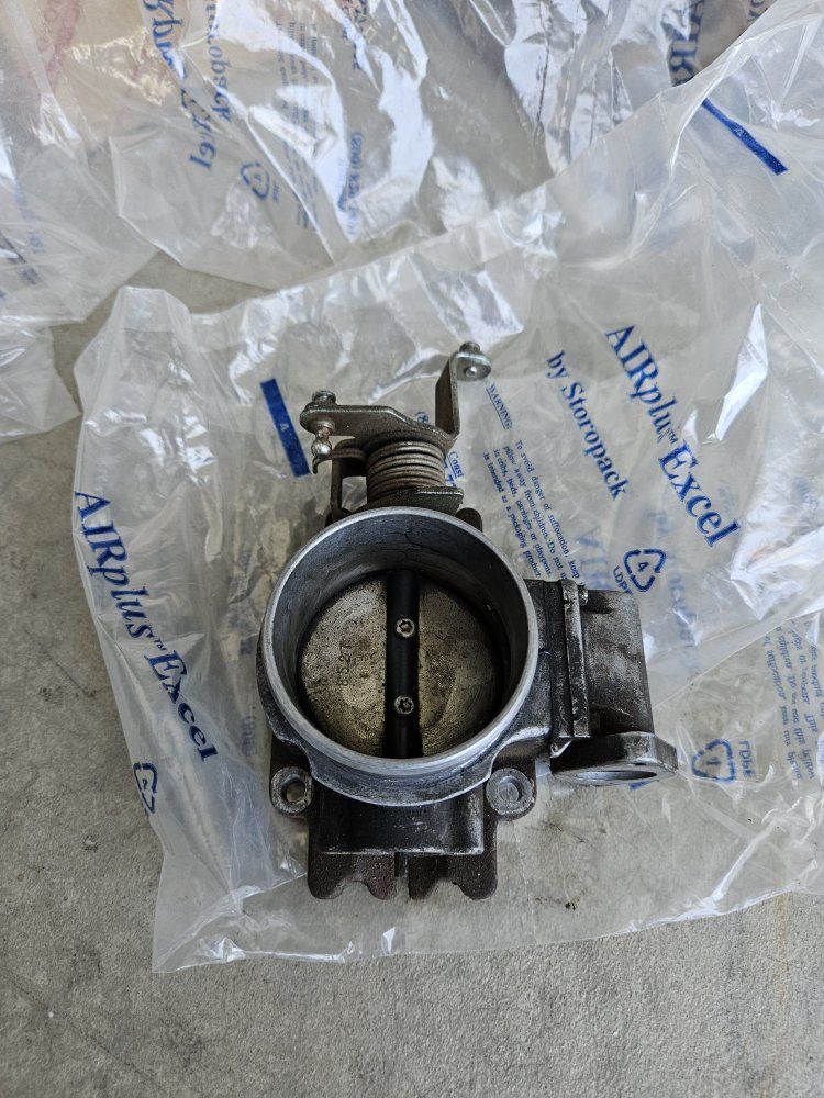 1994 XJ Cherokee throttle body, 4.0 straight six