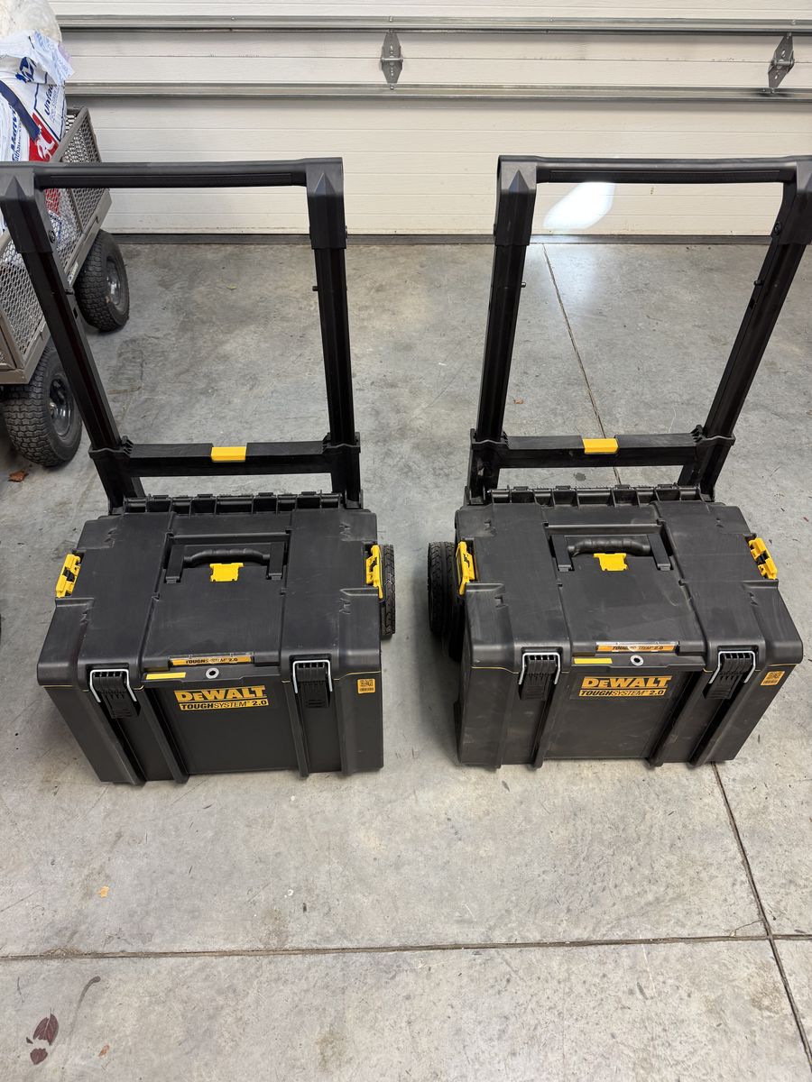 Dewalt TOUGHSYSTEM 2.0 24" Mobile Tool Box  *NEW