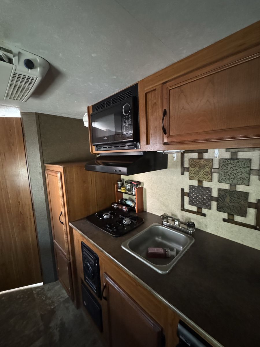 Main image 4