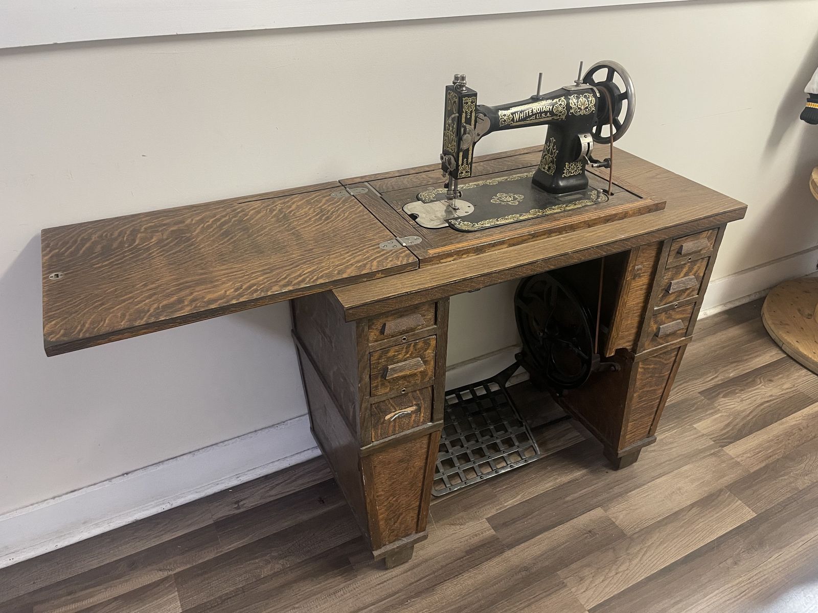 White Rotary Sewing Machine with Table (decor only)