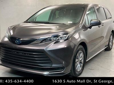2023 Toyota Sienna LE 8-Passenger