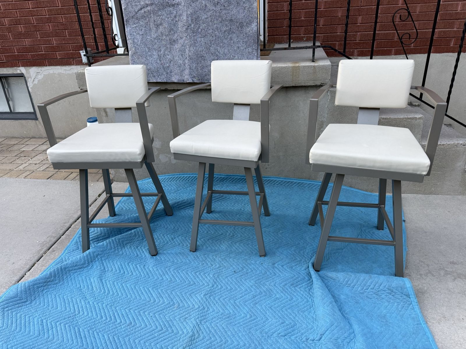 3 swivel Bar Stools