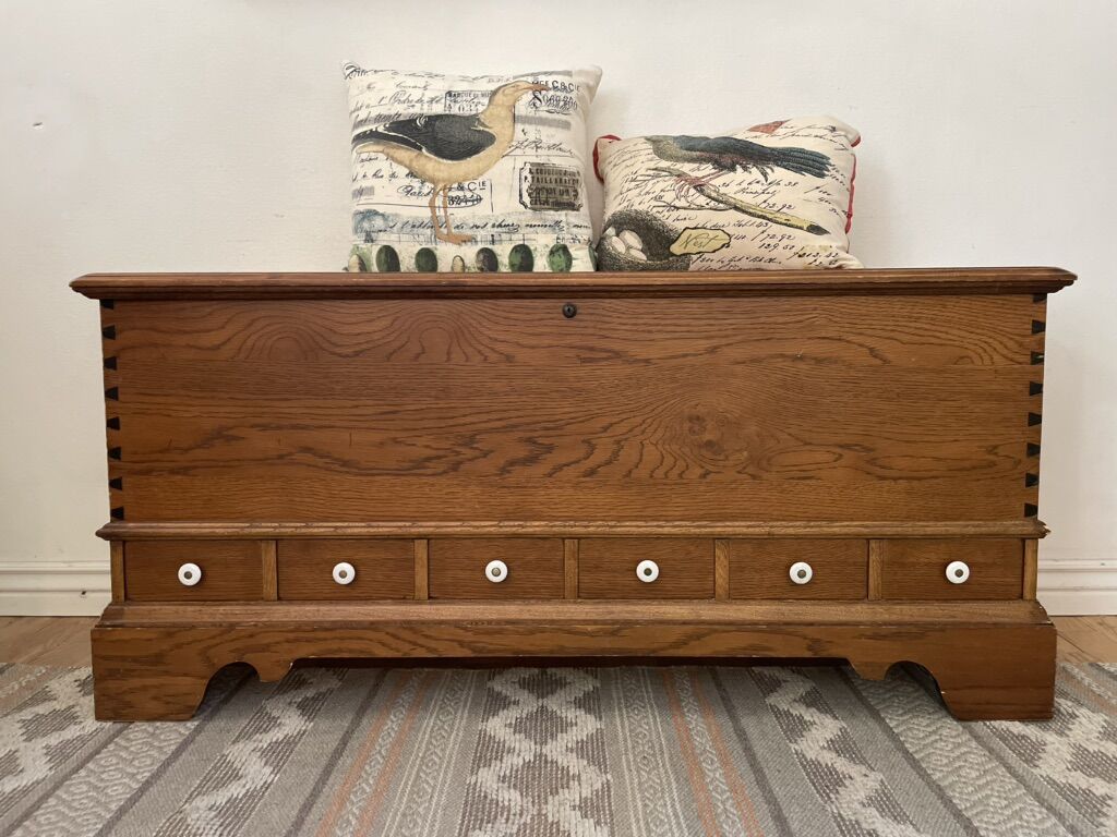 Vintage Lane Cedar Chest