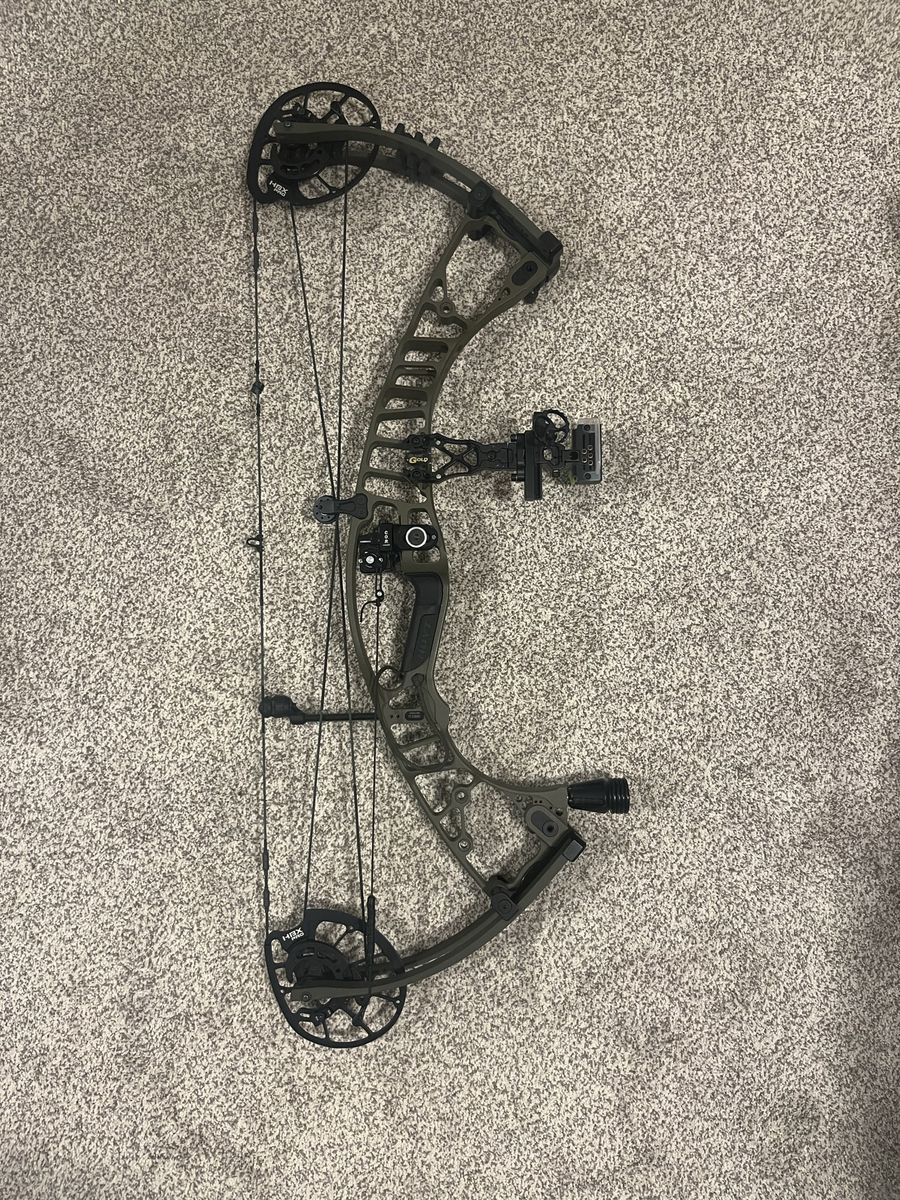 Hoyt VTM 34 with Accessories