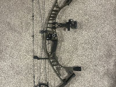 Hoyt VTM 34 with Accessories