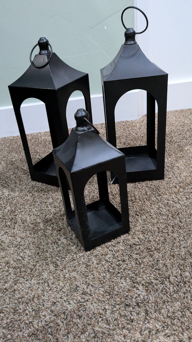 Home decor 3 lanterns 30$ obo