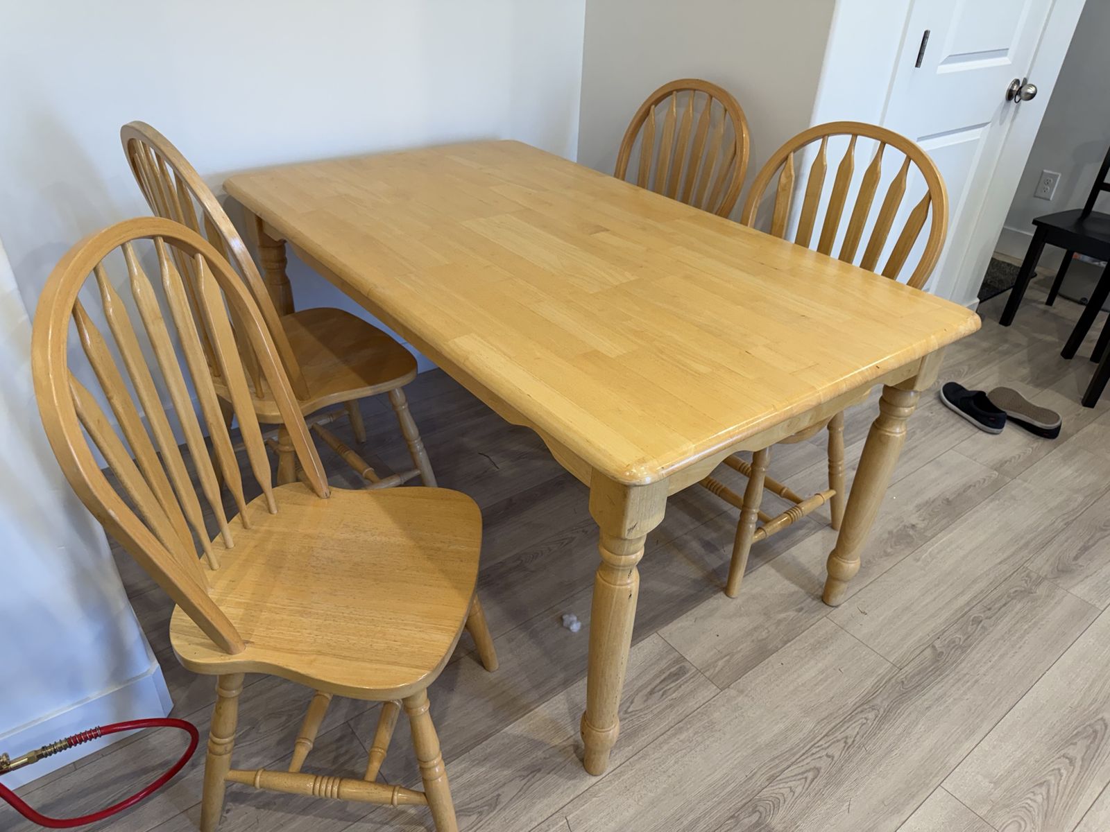 Farmhouse Dining Table + 4 Chairs
