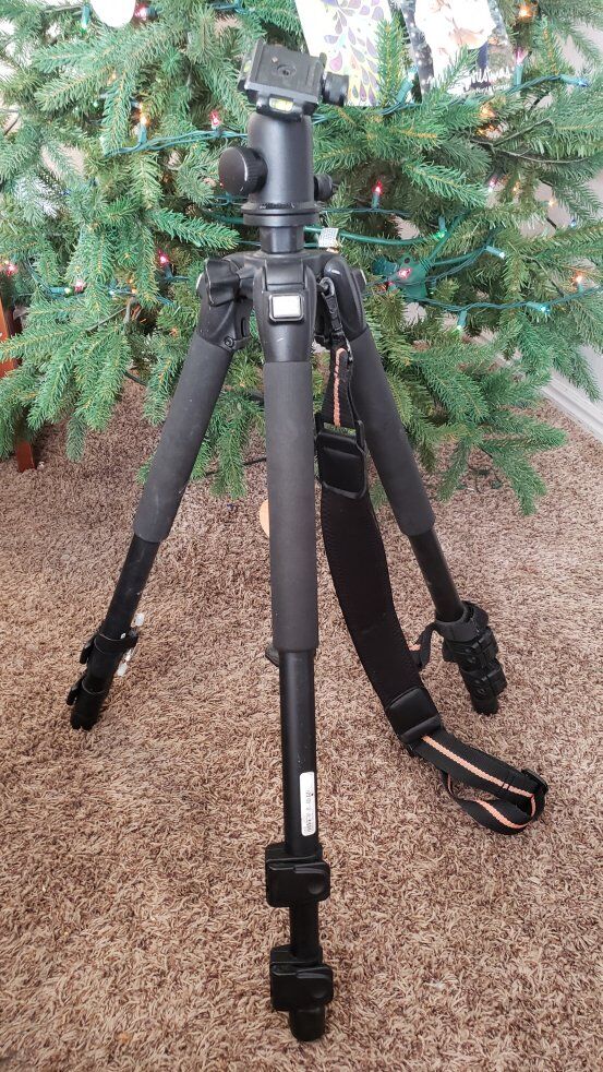 VANGUARD TRACKER LT-28 TRIPOD SBH-100