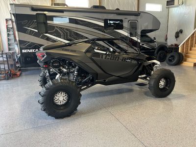 2024 Maverick R Can AM