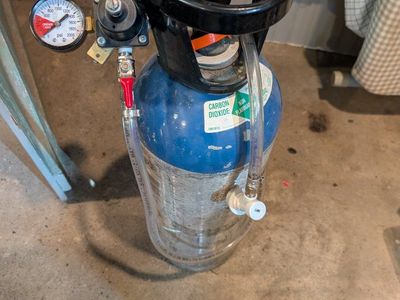 20# CO2 Tank with regulator