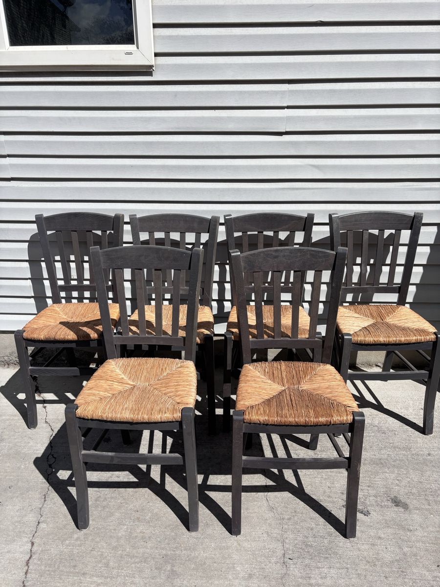 Darling set of 6 dining/kitchen chairs see Descrip