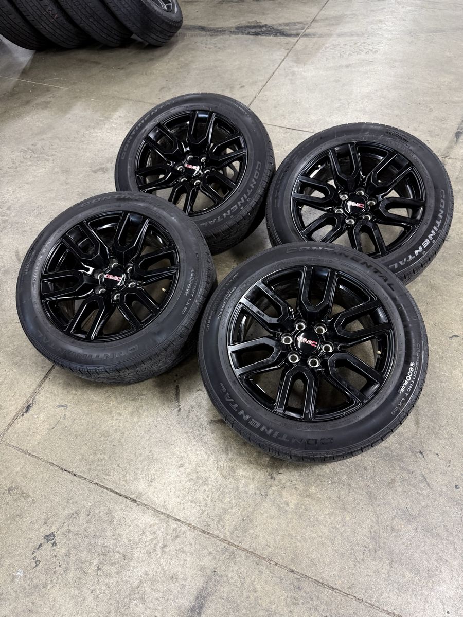 2024 Gmc Yukon OEM 20in Wheels/ 255/55/20 Pirelle