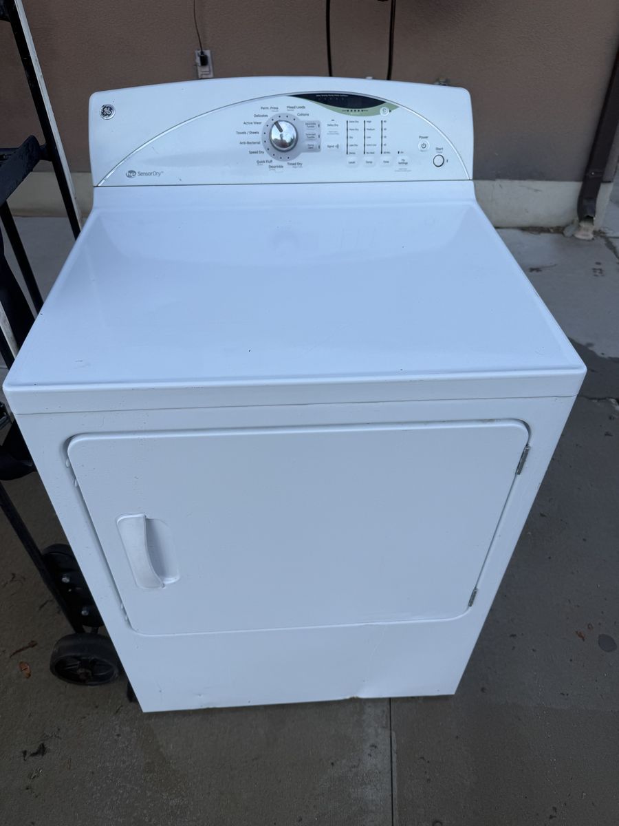 GE SensorDry DPS GTDN550GD0WW White Gas Dryer with Anti-Bacterial Setting