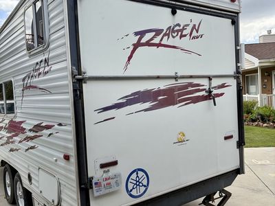 Camp RV trailer/toy hauler