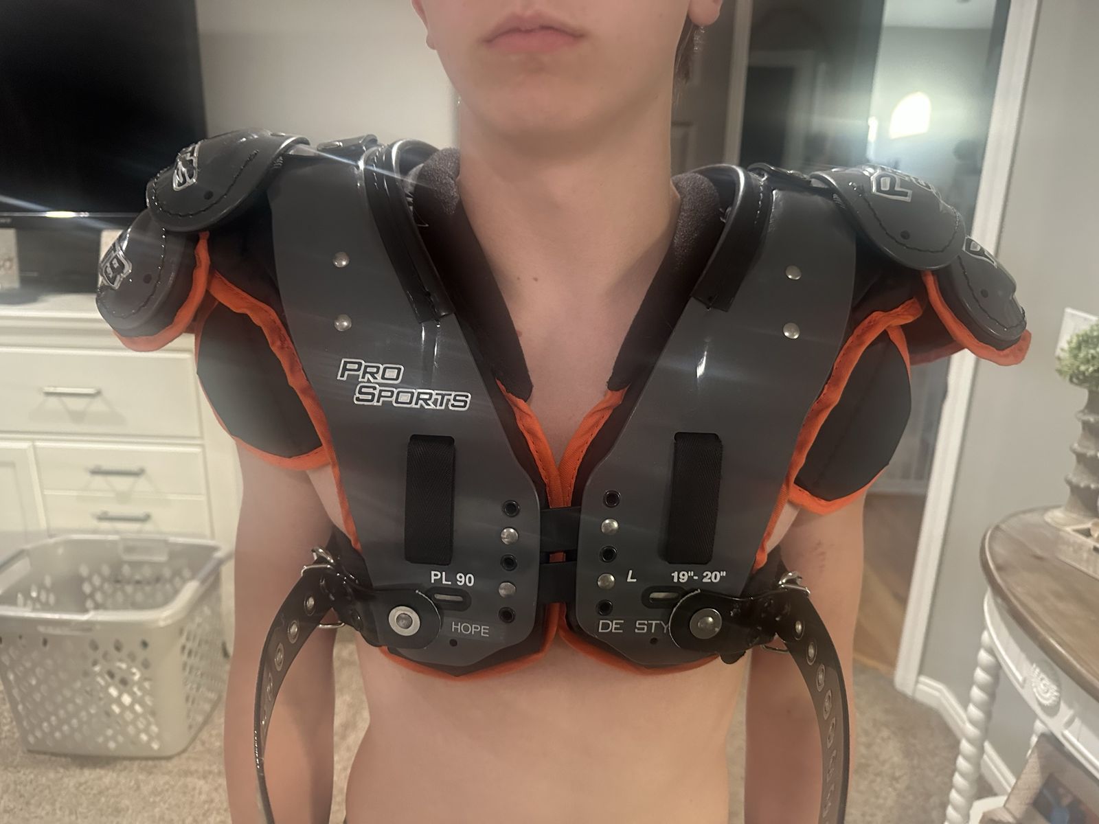 Pro sports shoulder pads