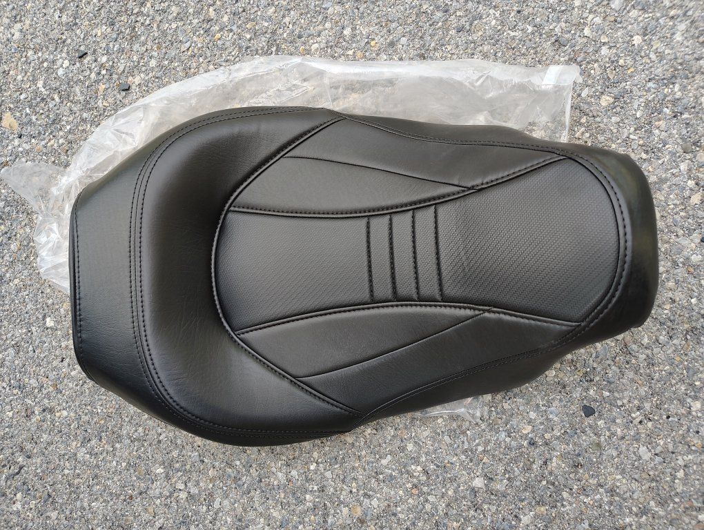 Harley Davidson Road King 09- 21 seat