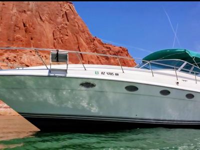 1994 Cruisers Yacht 3675