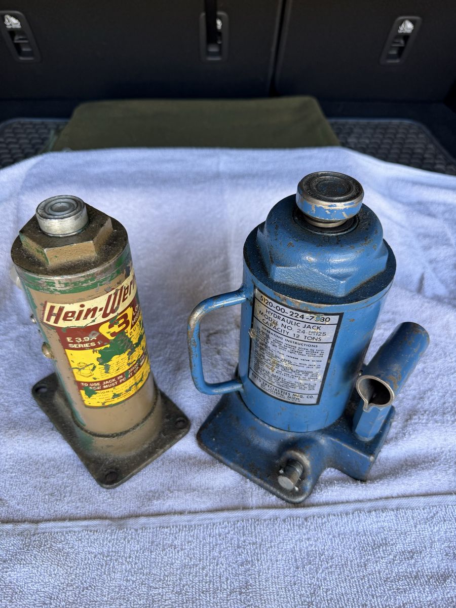 Hydraulic Jacks for sale