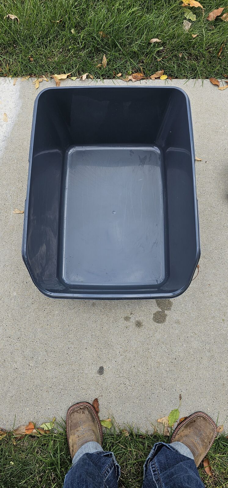 Kitty litter box and scoop with bags