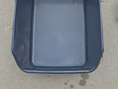 Kitty litter box and scoop with bags