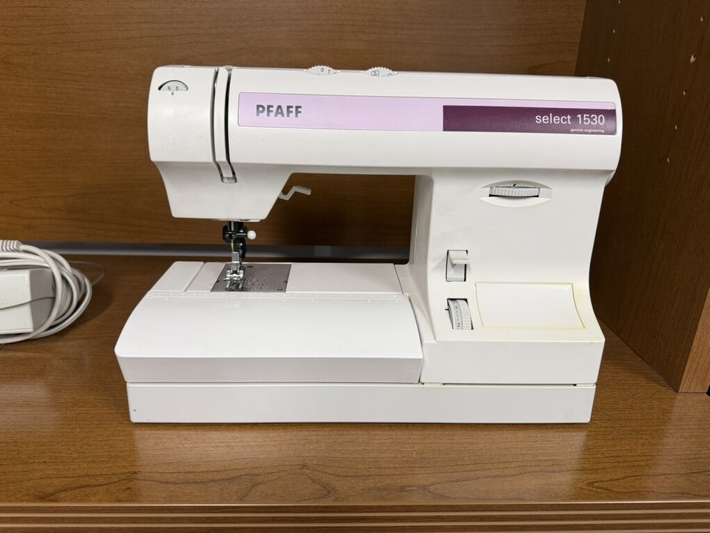 pfaff Sewing Machine 1530
