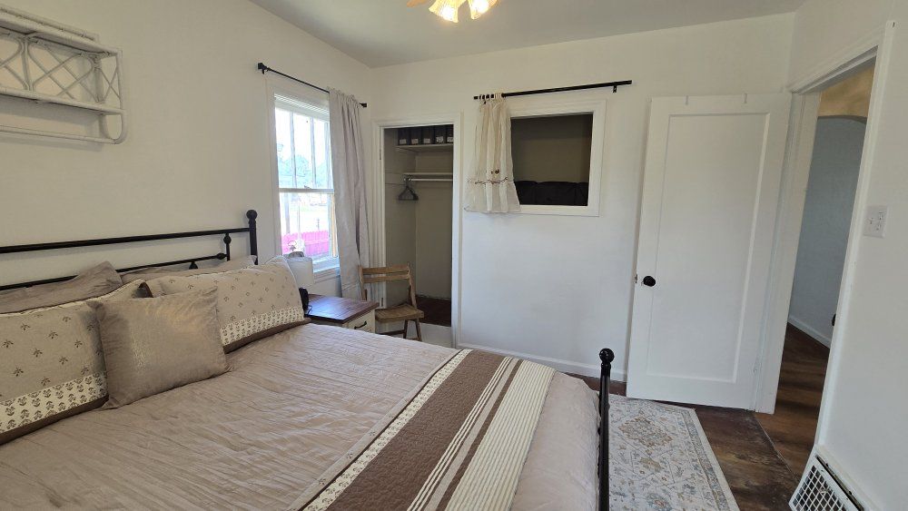 Main image 11