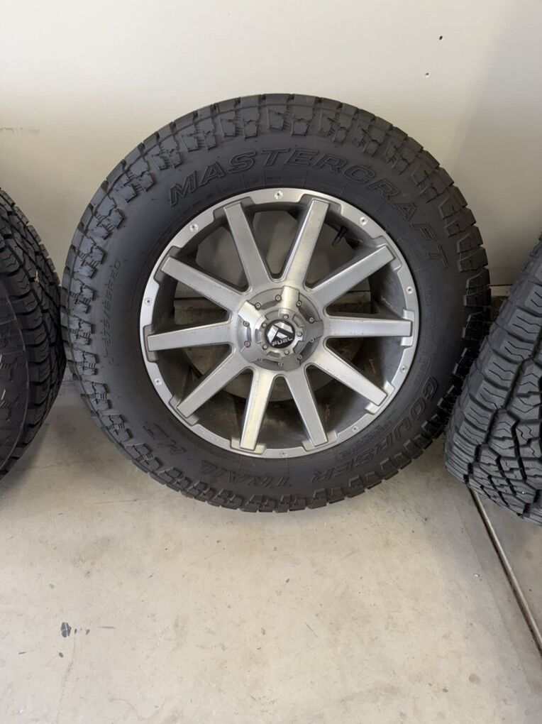 Fuel Contra 6x135 With Tires