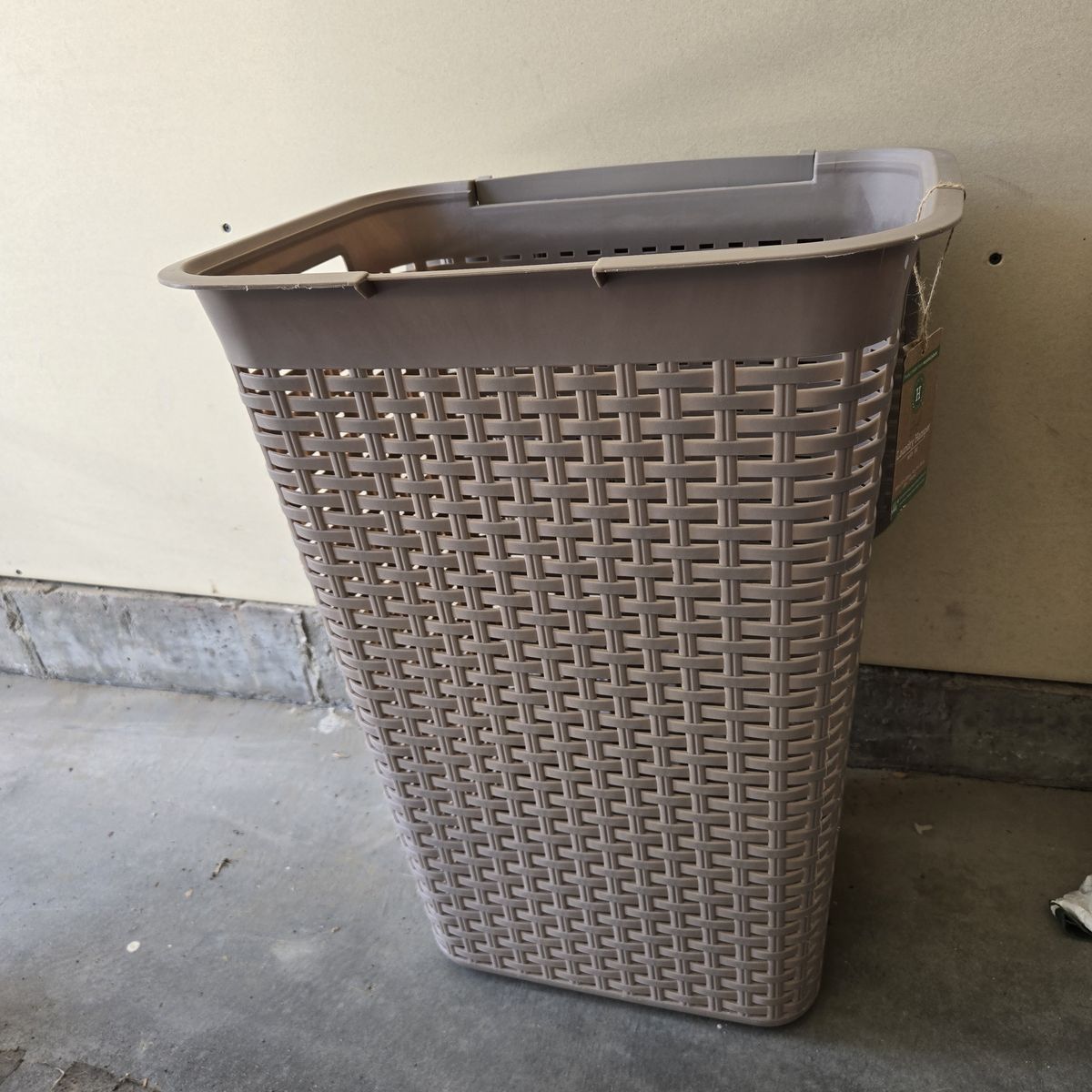 Laundry basket