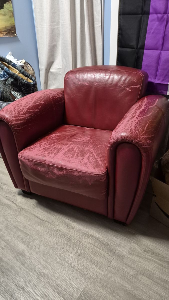 Free red chair