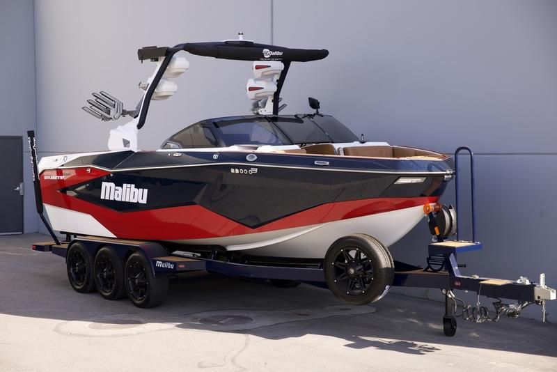 2026 Malibu 25 LSV Boats