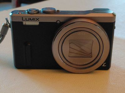 Panasonic lumix dmc-zs40 digital camera