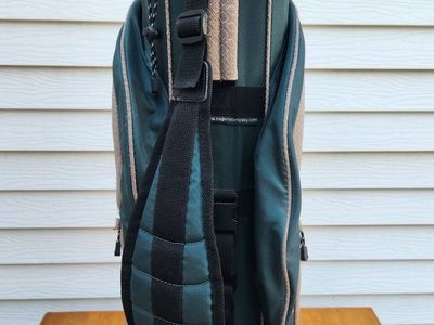 bagboy golf bag, cart, 7 hole, 11 zippers, shoulder strap, umbrella holder