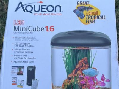 Aqueon 1.6 gallon fish tank