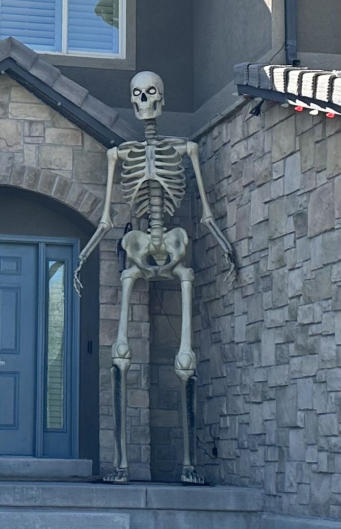 12' Grave & Bones Giant Skeleton (Home Depot)
