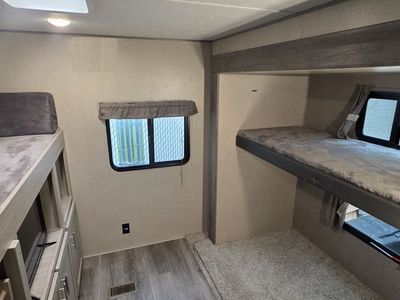 2022 Coachmen (Forest River) Catalina 36 feet 2 slides bunk room sleeps 9-10