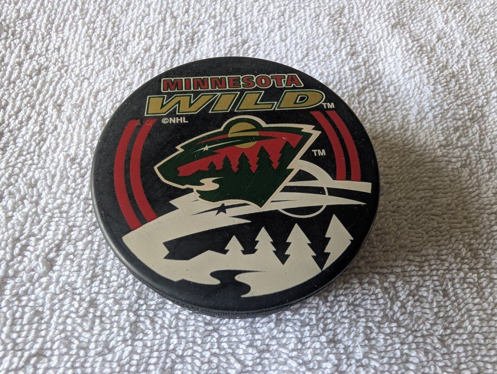 Minnesota Wild Official 2 sided hockey puck made Slovakia