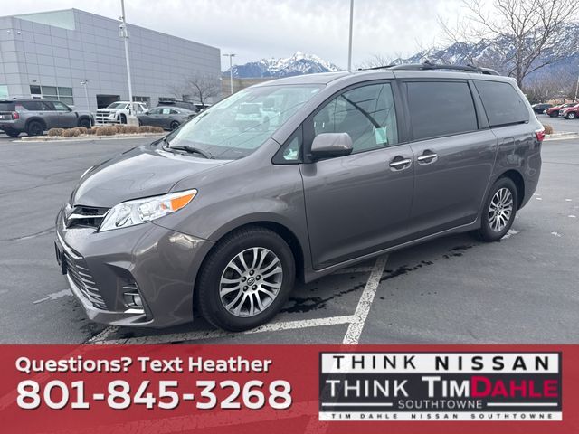 2020 Toyota Sienna XLE 8-Passenger
