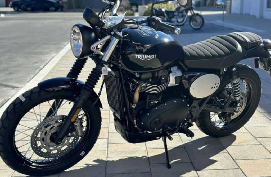 2025 Triumph Scrambler 900 Jet Black