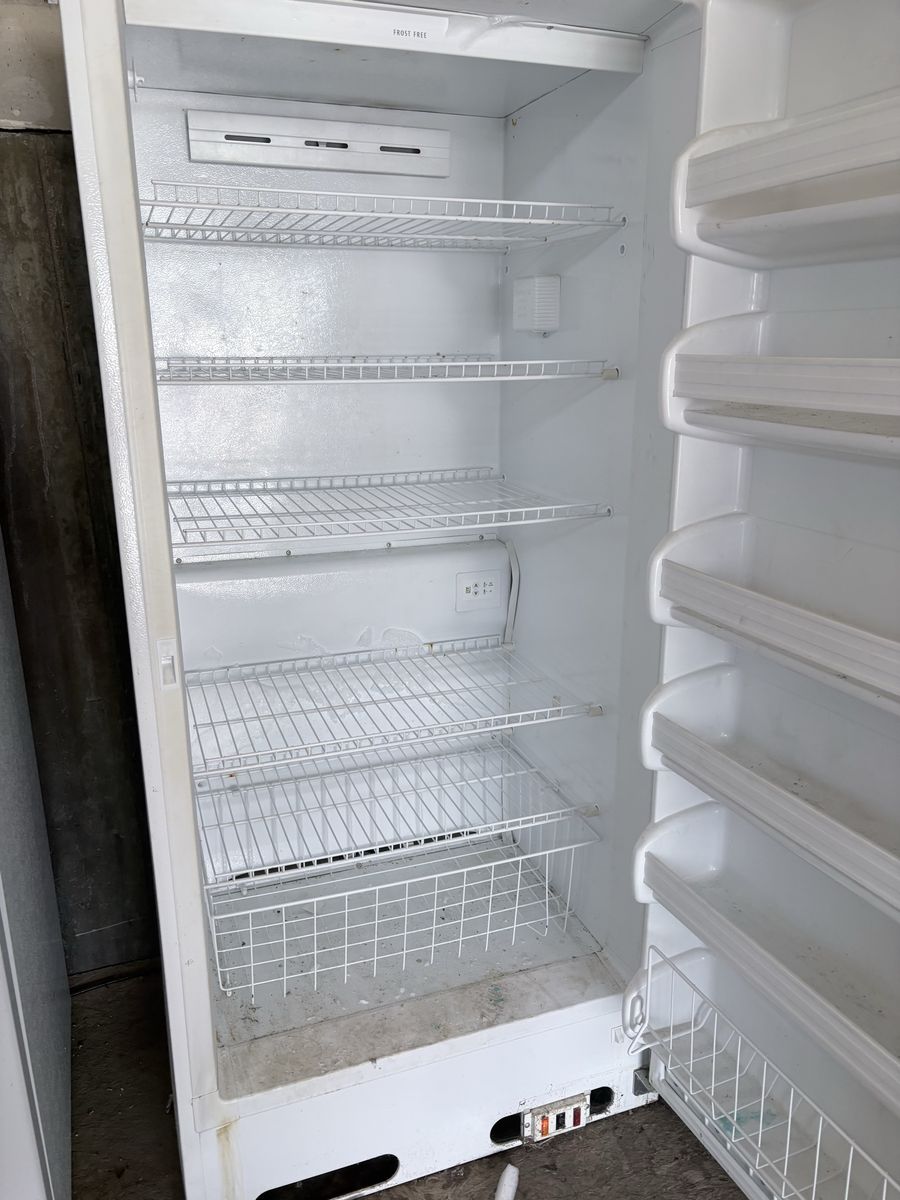 Deep freeze freezer