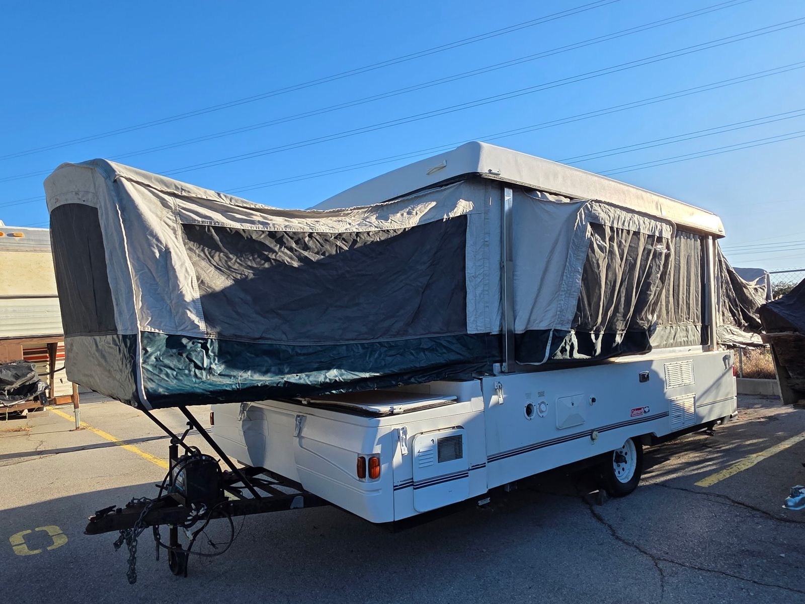 Pop up camper