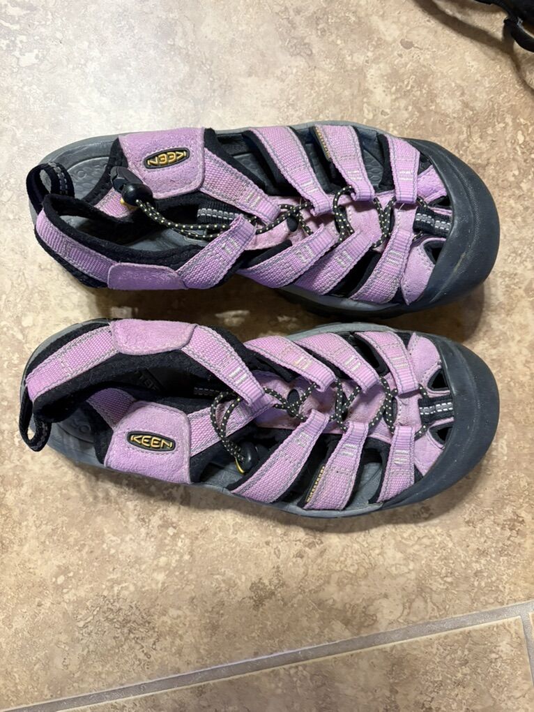 Women's Keen Sandals 8.5