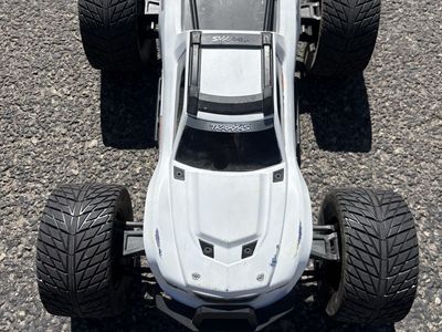 Traxxas Maxx V2 Streetfighter