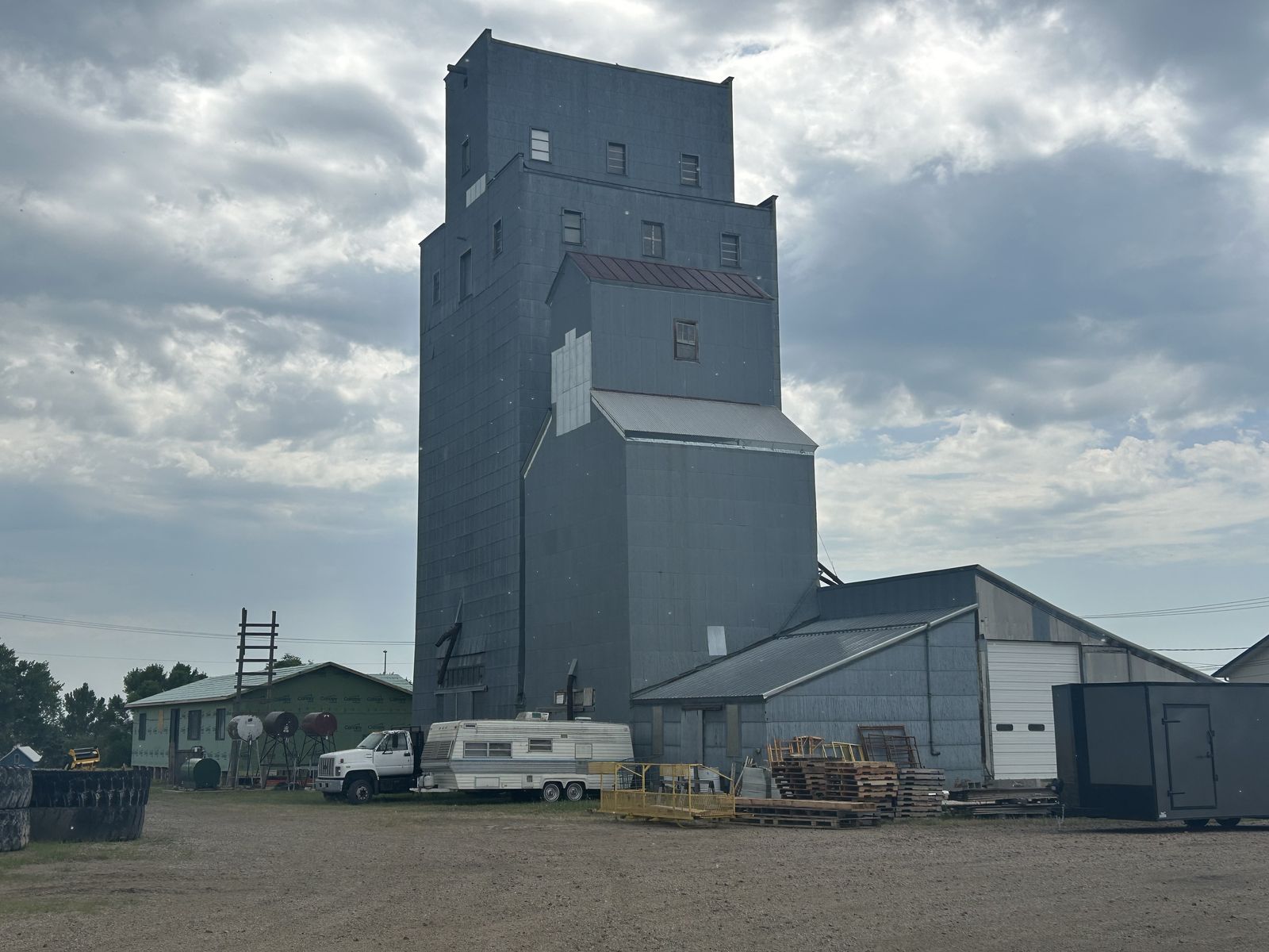 Main image 4