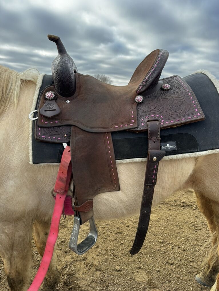 14 Circle L Barrel Saddle