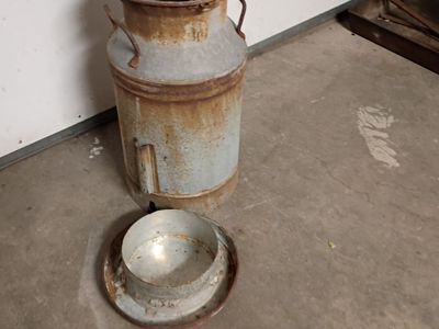 Antique cream can