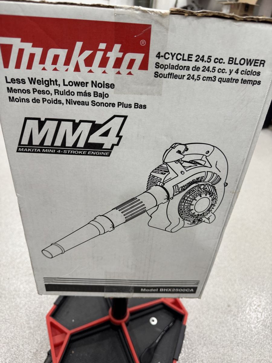 NEVER MIX GAS AND OIL 4 stroke weed blower MAKITA Brand NEW, BOX NEVER EVEN OPENED