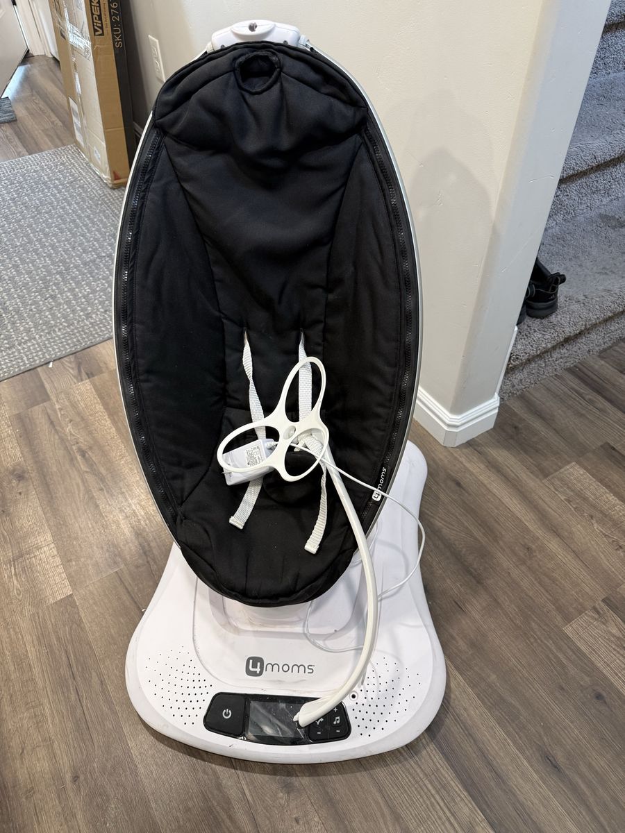 4moms MamaRoo Multi-Motion Baby Swing - Black/White